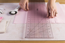 Lade das Bild in den Galerie-Viewer, Cricut Rotary Cutter 60 MM