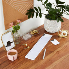 將圖片載入圖庫檢視器 Align Weekly Desk Calendar