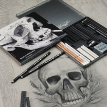 Cargar imagen en el visor de la galería, Skull Edition Black &amp; White Drawing Box Set, 25-Piece Box Set
